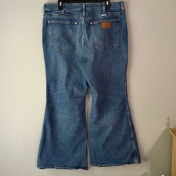 Wrangler Wanderer 622 High Rise Flare jeans size 33x30 - Picture 5 of 15